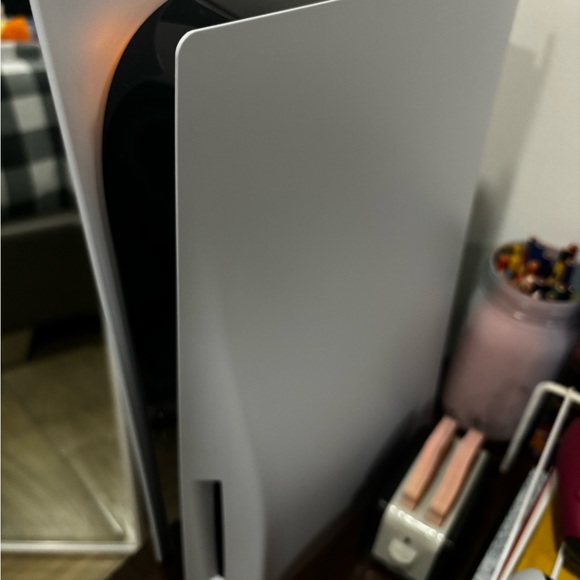 Ps5 with controller - Picture 2 of 3